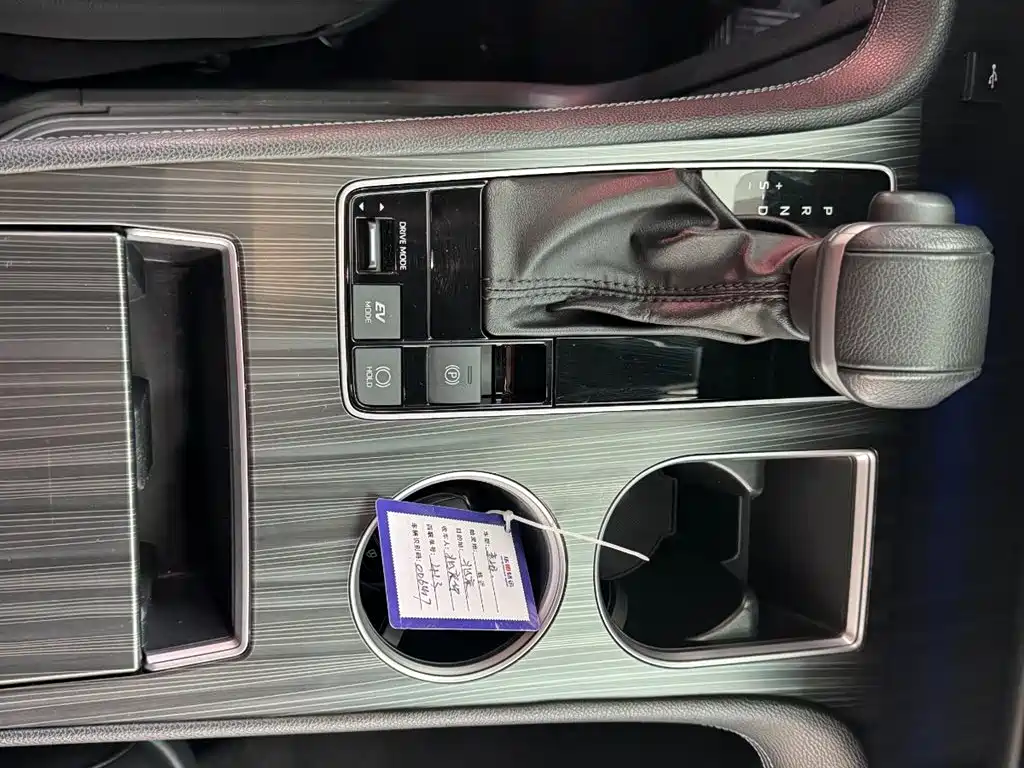 Toyota Sienna 2021 2.5L Hybrid Ultimate Edition фото 8
