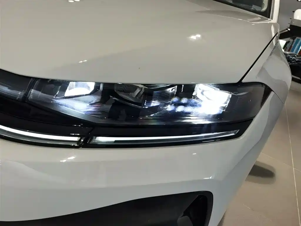 Volkswagen Sagitar 2025 300TSI DSG High-end Model фото 24