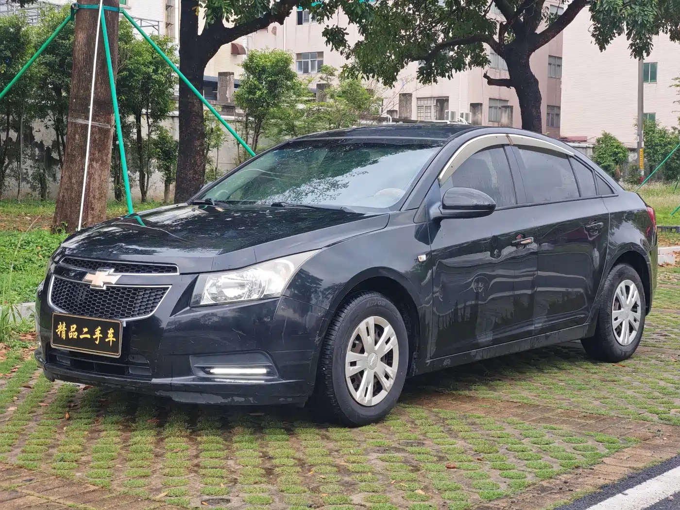 Chevrolet Cruze 2013 1.6L SL Sunroof MT фото 2