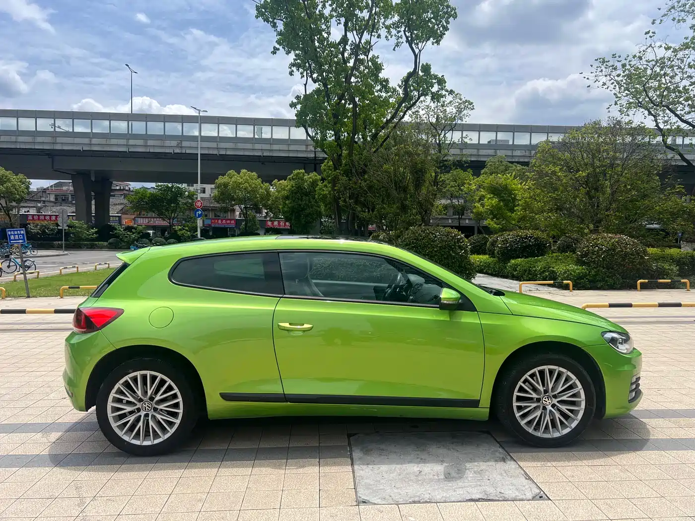 Volkswagen Scirocco 2015 2.0TSI Luxury Edition фото 4