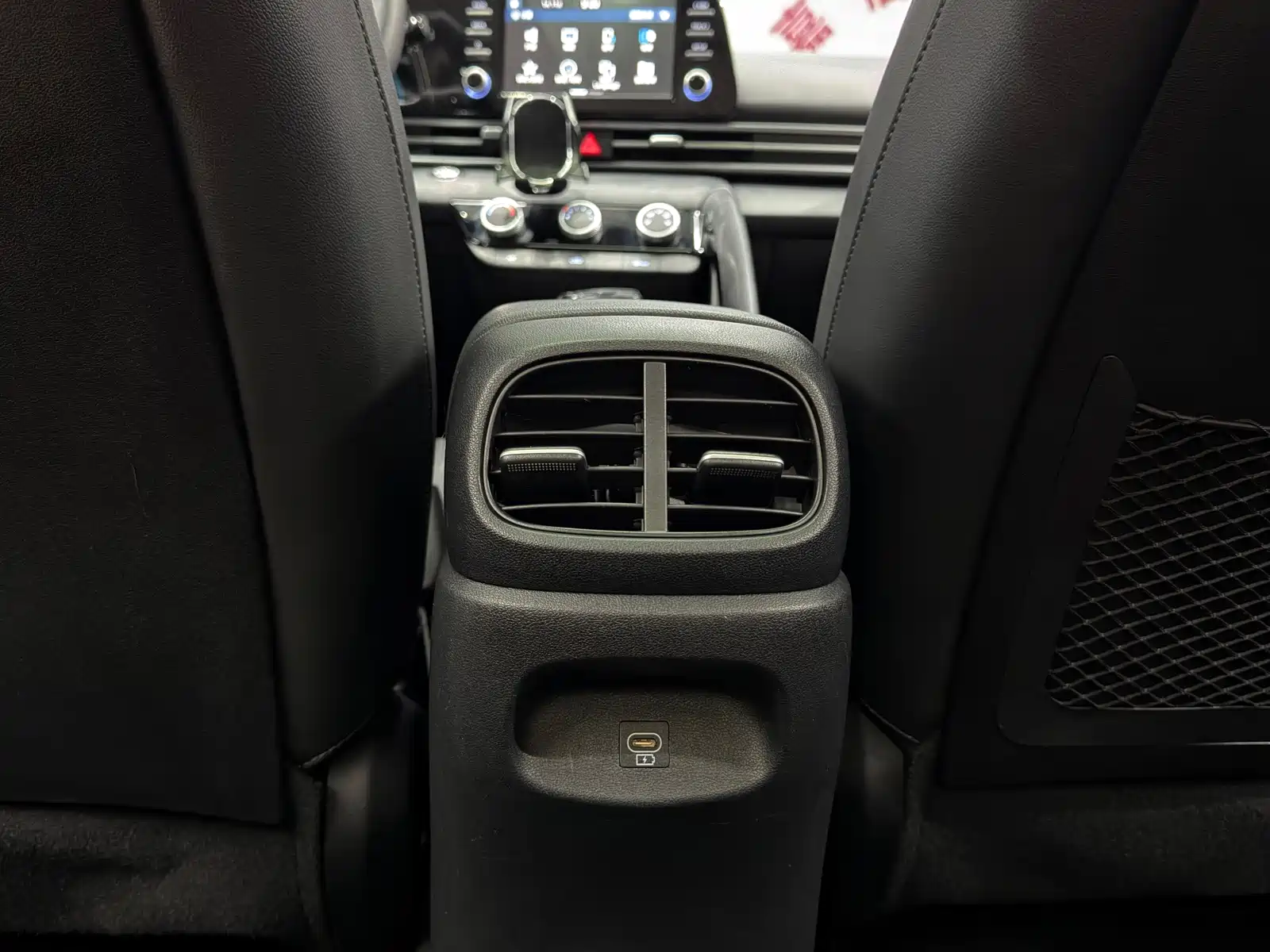 Фото 29 - Hyundai Elantra