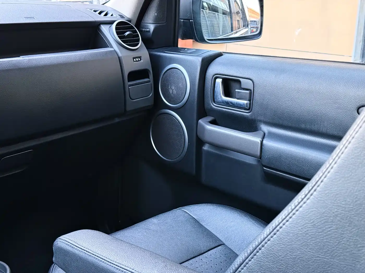 Land Rover Discovery 2005 Model 4.4 V8 HSE фото 8