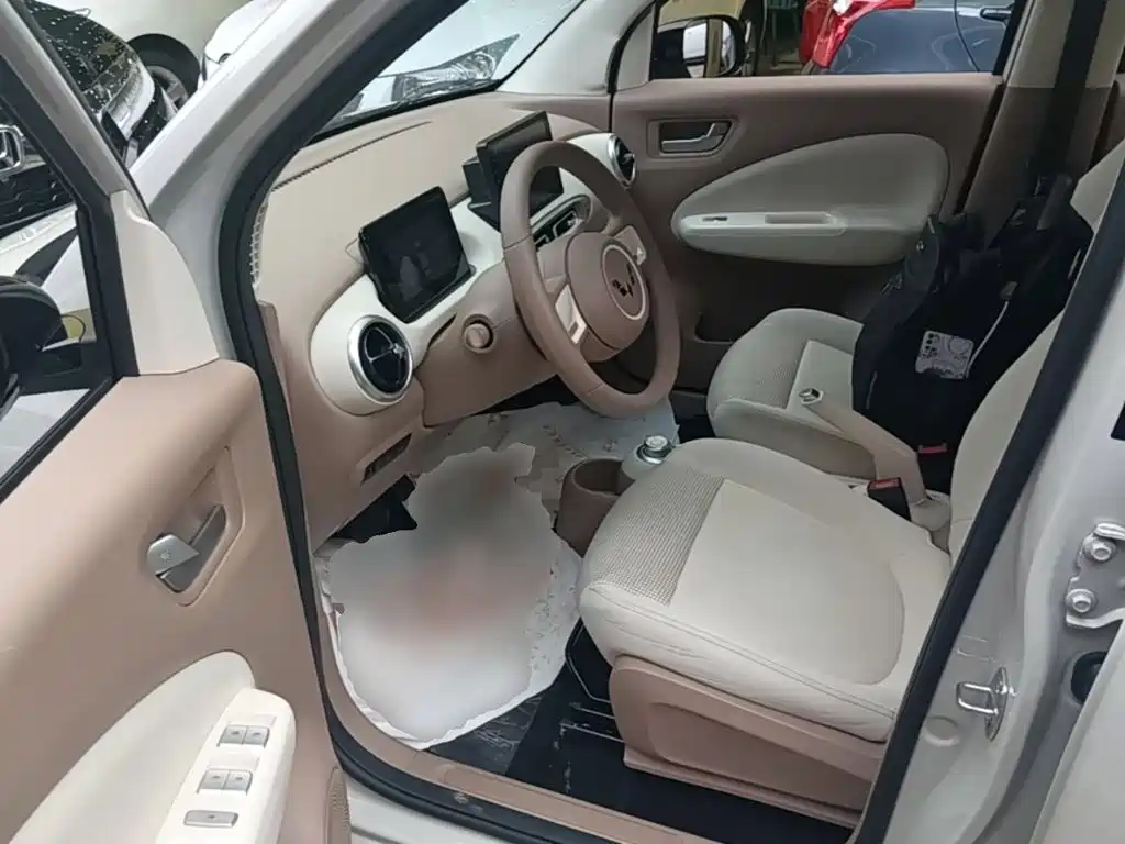 Wuling Motors Hongguang MINIEV 2026 2025 4-Door Advanced