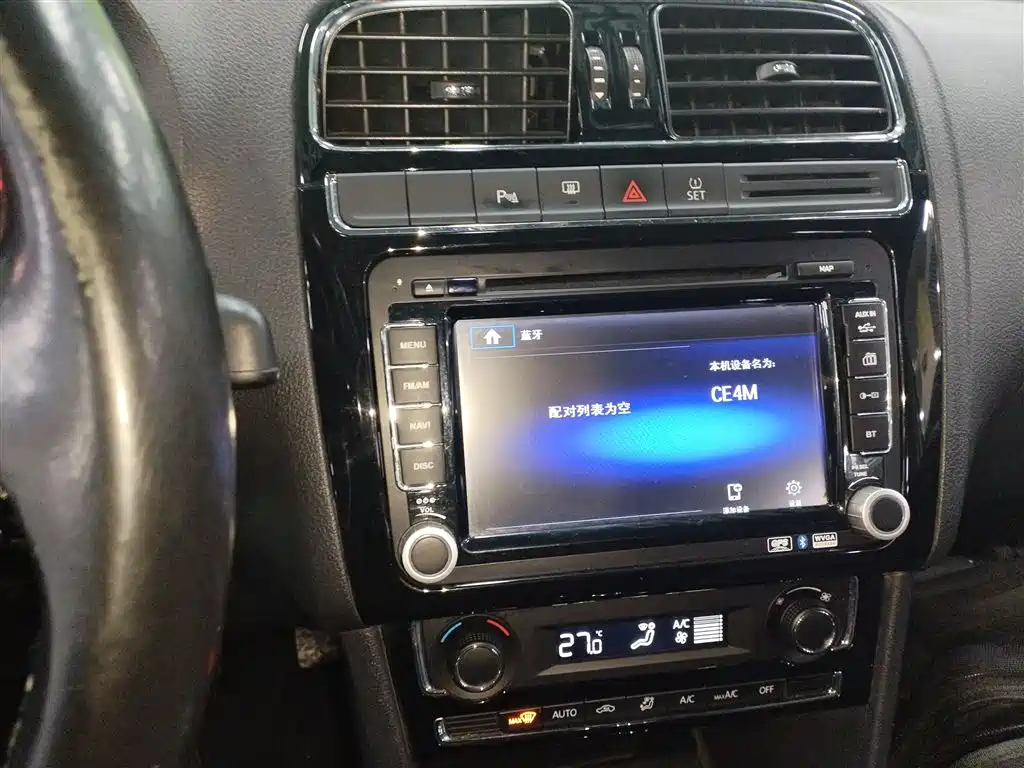 Volkswagen Polo 2014 1.6L Automatic Luxury Edition фото 5