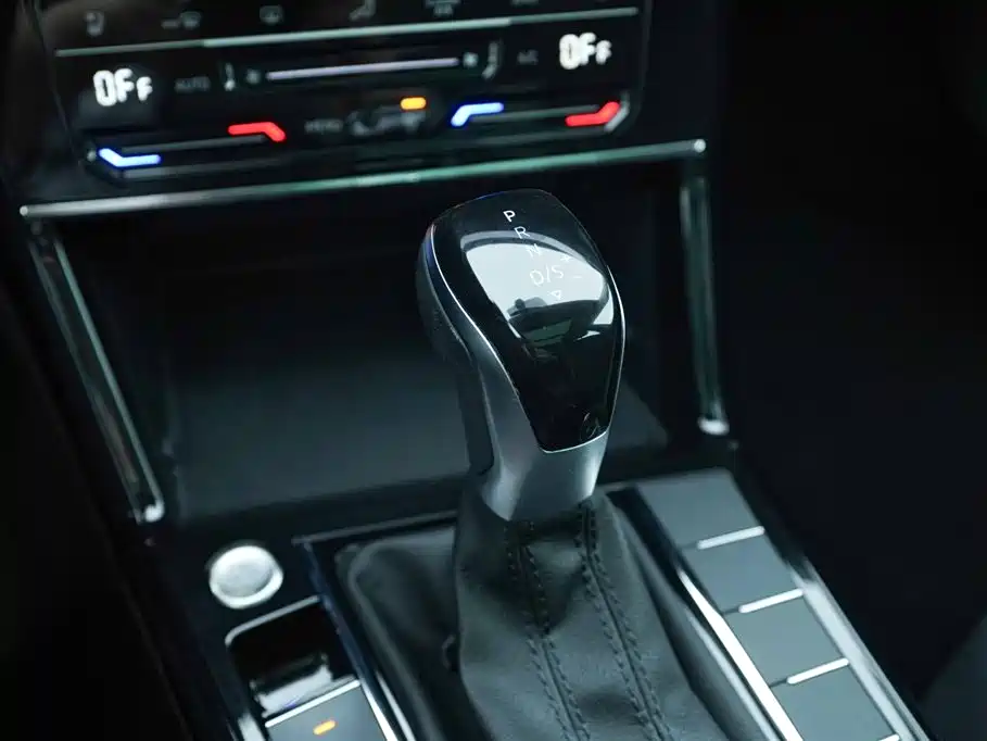 Volkswagen Passat 2024 380TSI Elite Edition фото 2