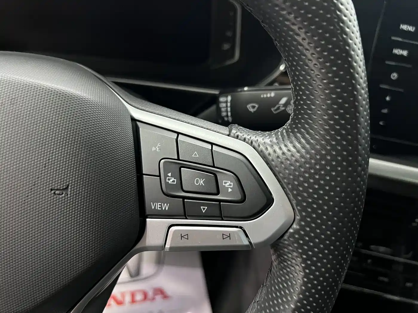 Volkswagen Passat 2022 280TSI Elite Edition фото 12