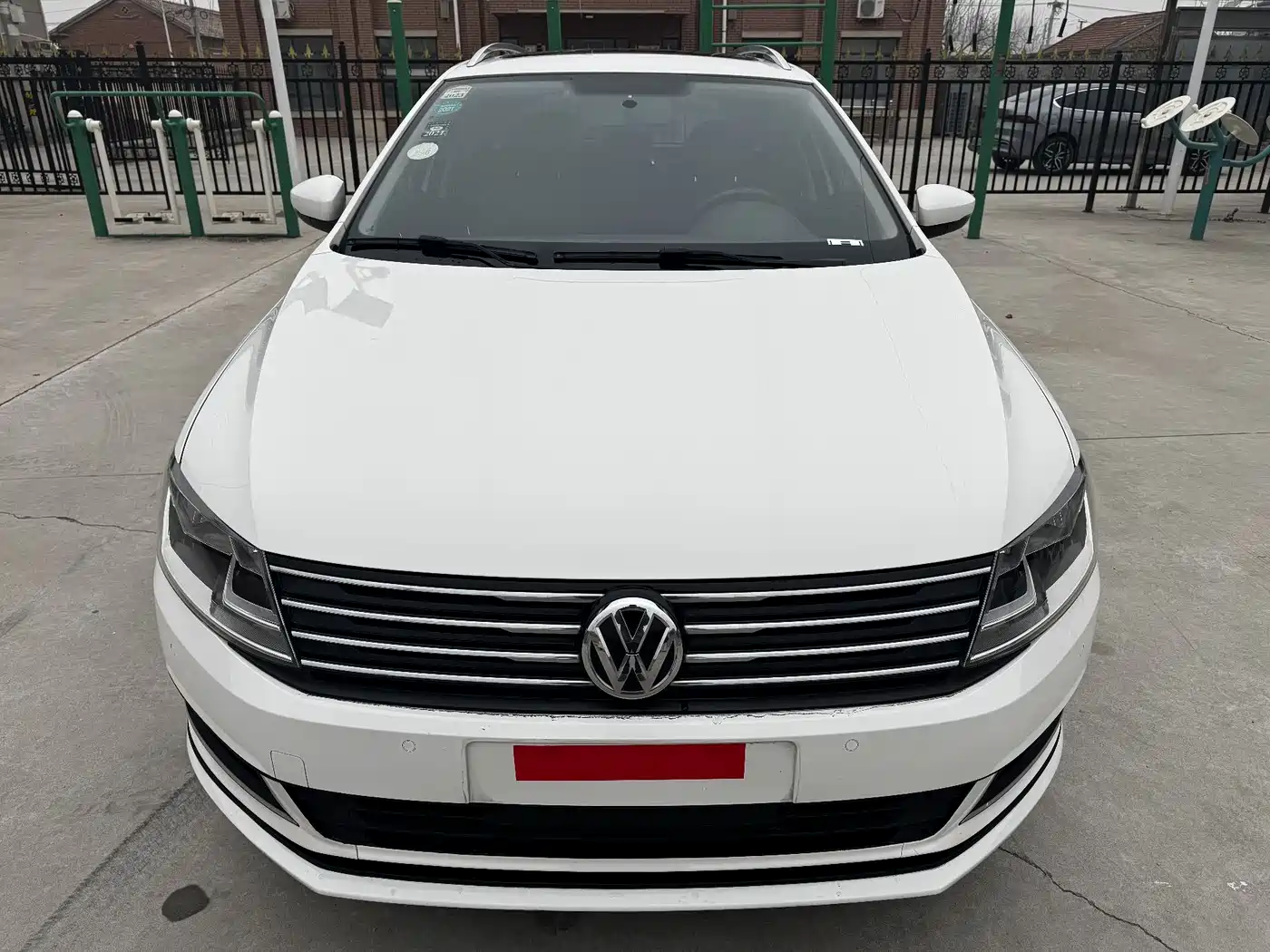Volkswagen Lavida Tour 2015 230TSI DSG Comfort Edition фото 2