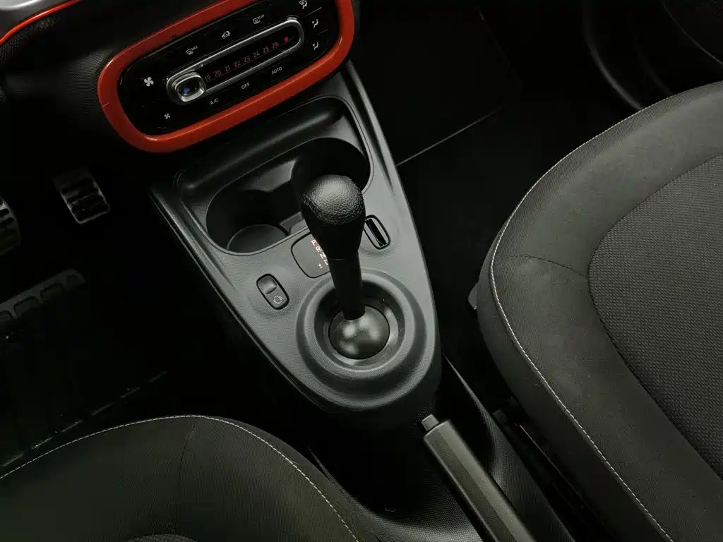 smart fortwo 2019 2019 0.9T 66kW Hardtop Wind Edition China VI