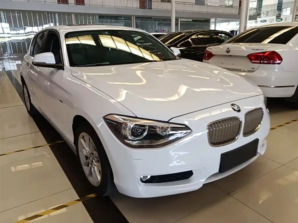BMW 1 Series (Import) 2013 Facelift 116i Urban Model фото 4
