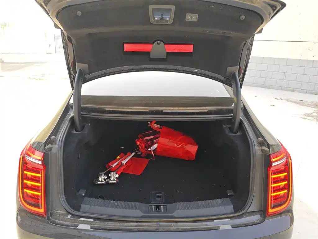 Hongqi H9 2023 Model 2.0T Smart Connect Flagship Edition фото 19