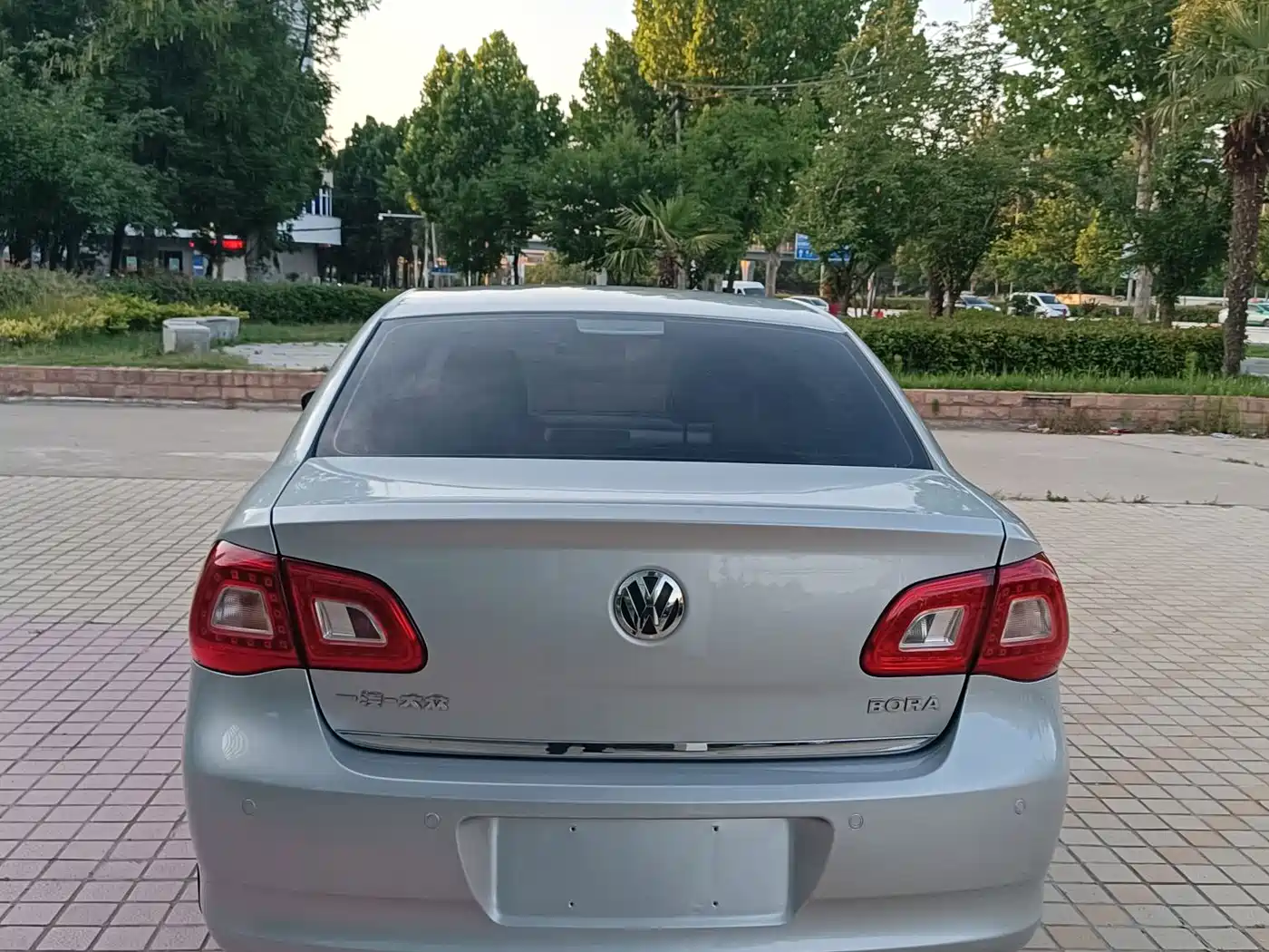 Volkswagen Bora 2012 1.6L Automatic Fashion Value Edition фото 14