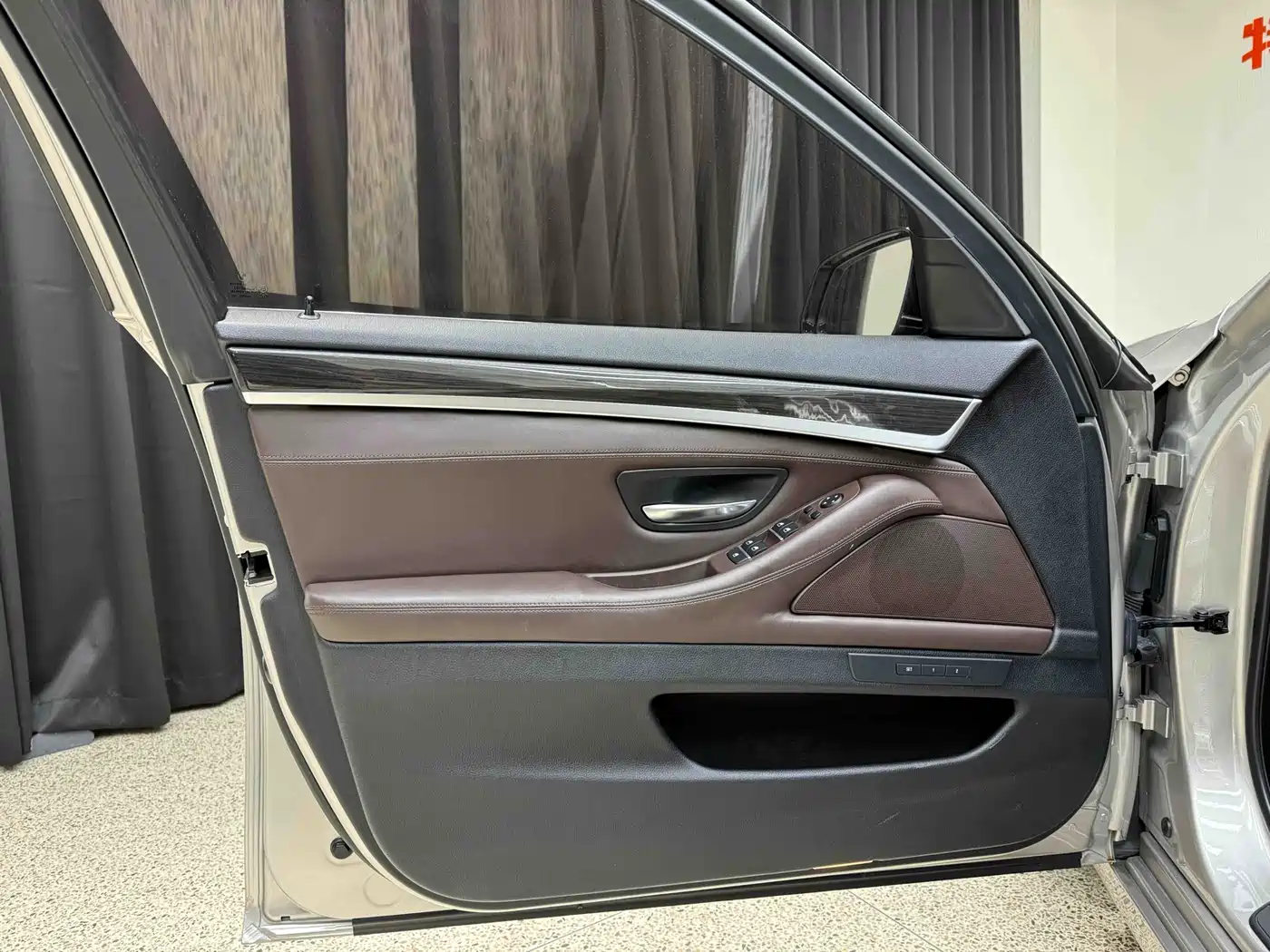 BMW 5 Series 2014 525Li Luxury Design Package фото 13