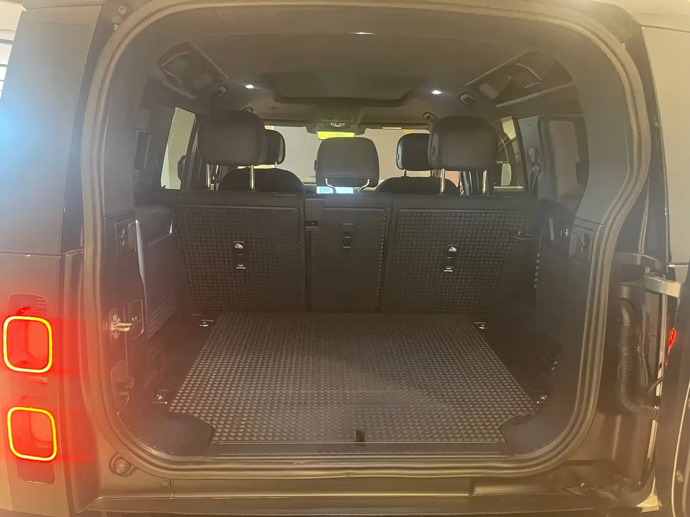 Land Rover Defender 2025 110 3.0T P400 X фото 12