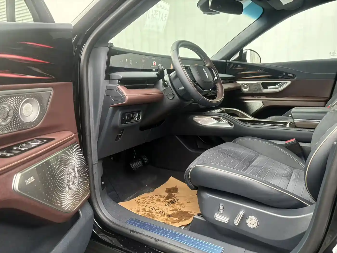 LINCOLN NAVIGATOR