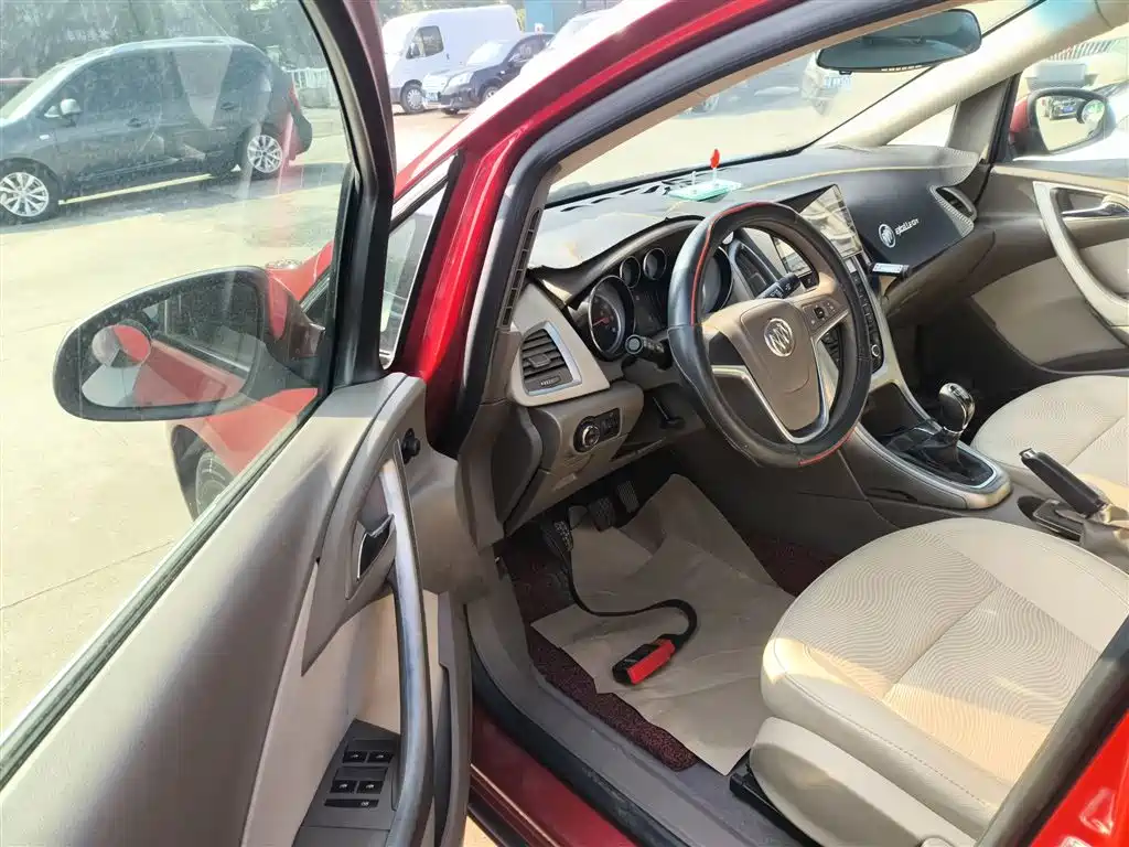 Buick Excelle 2013 Model GT 1.6L Manual Progressive фото 16