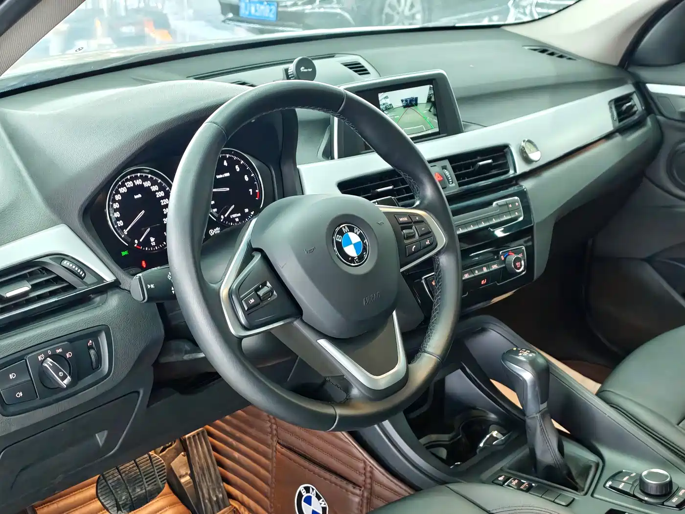 BMW X1 2019 sDrive20Li Leading Model фото 5