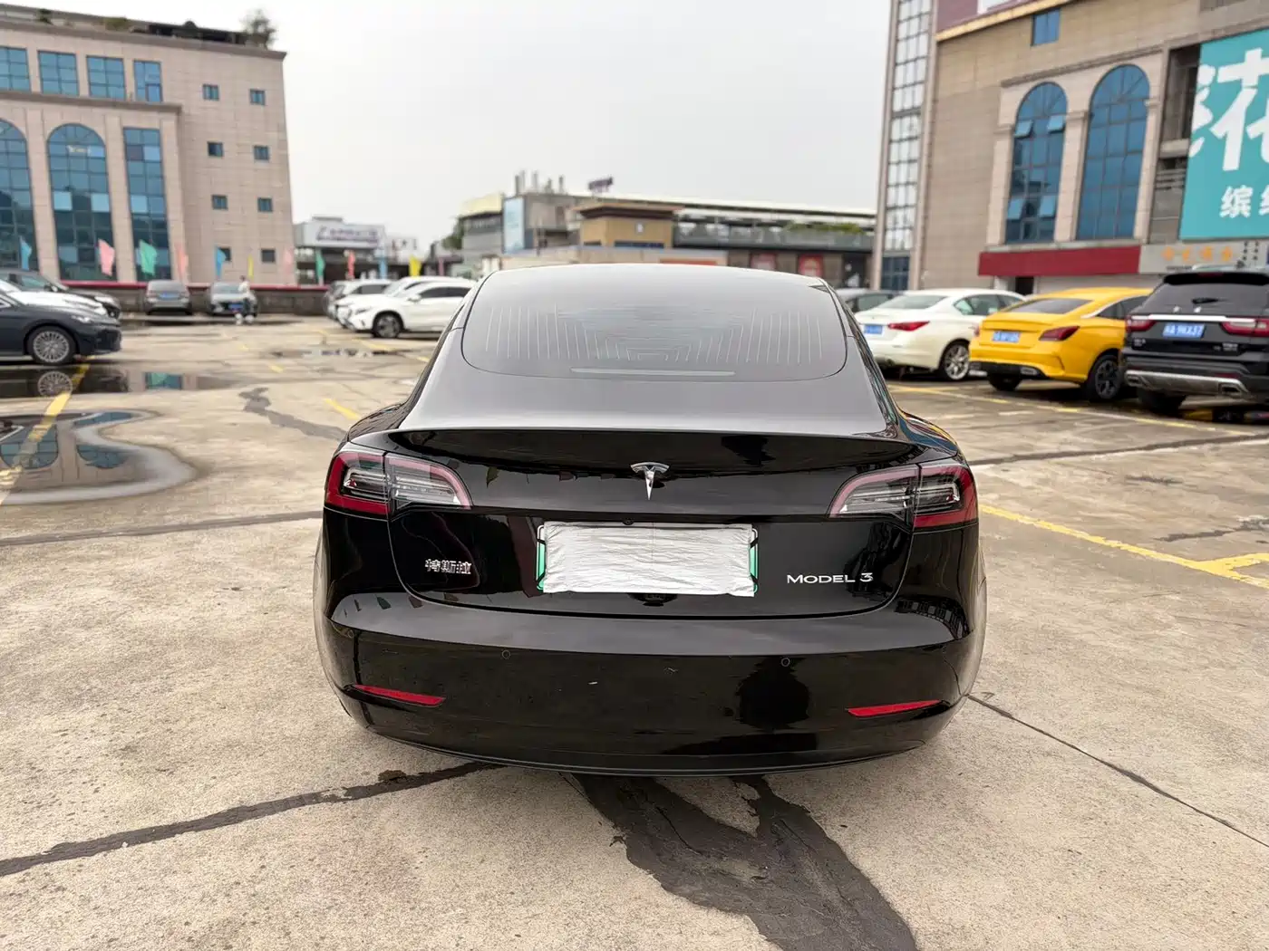 TESLA MODEL 3