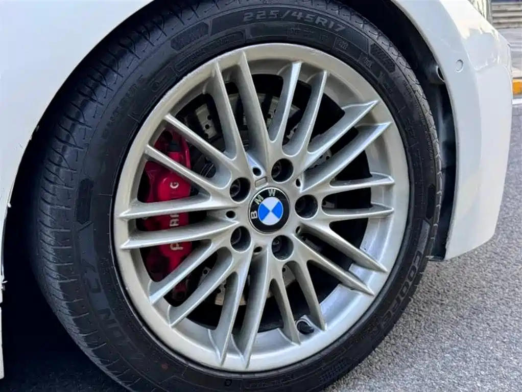 BMW 1 Series (Import) 2012 118i Sport фото 10