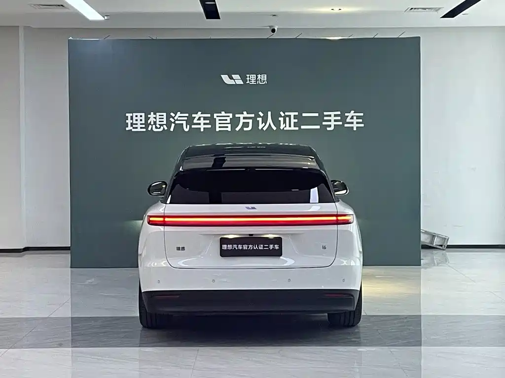 Фото 2 - Li Auto i6