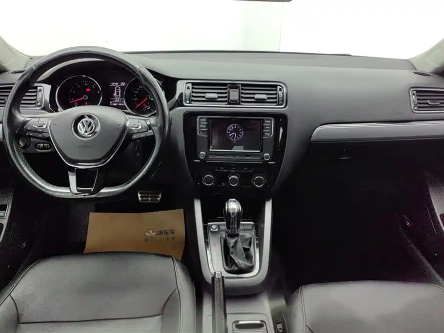 Volkswagen Sagitar 2018 280TSI DSG Spark Edition фото 12
