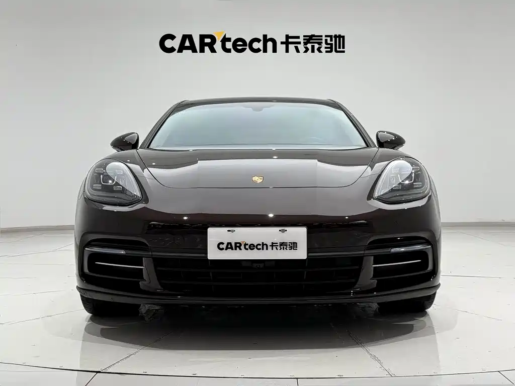 Фото 3 - Porsche Panamera