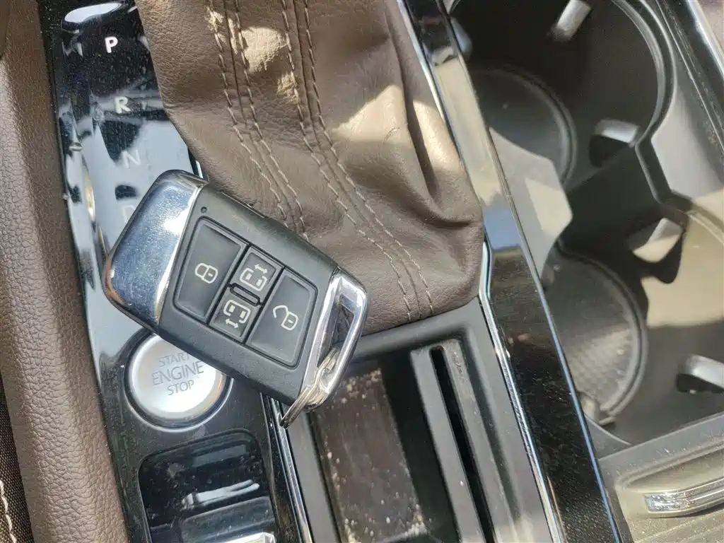 Volkswagen Viloran 2020 380TSI Premium фото 11