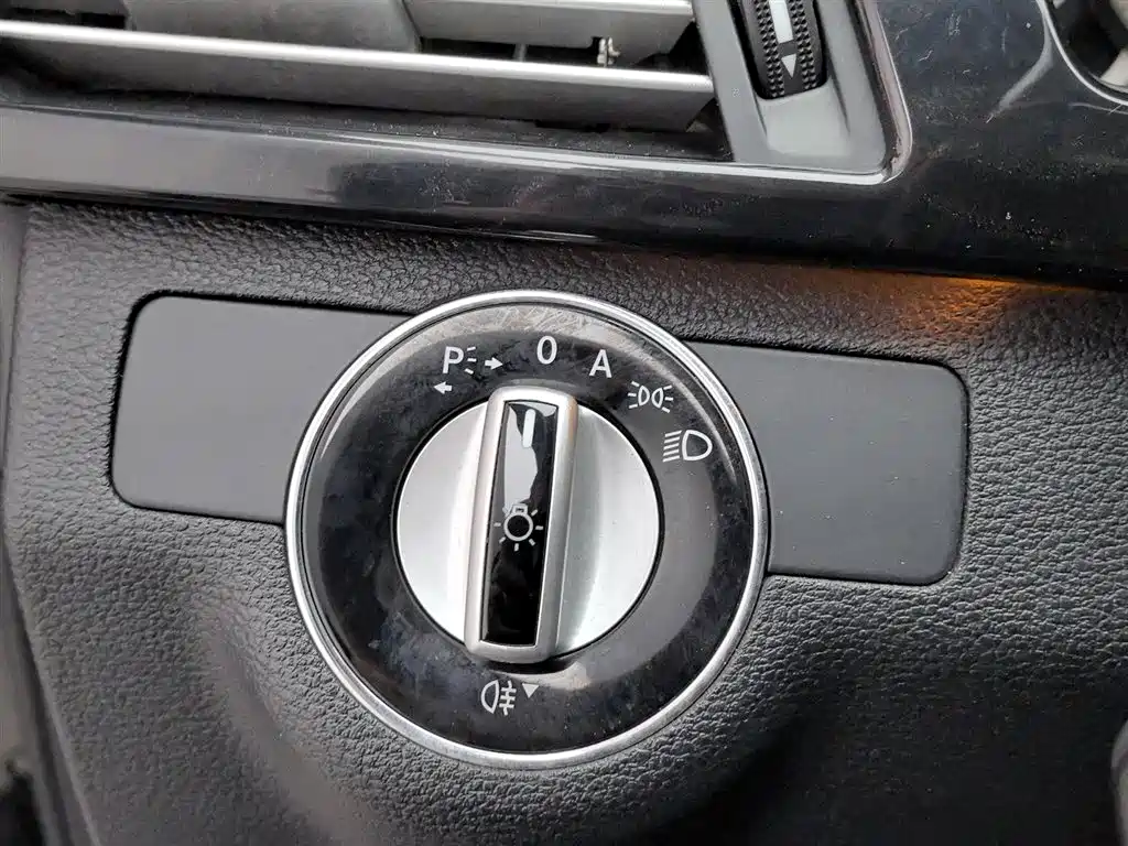 Mercedes-Benz E-Class (Import) 2010 Model E 300 Fashion Luxury Edition фото 21