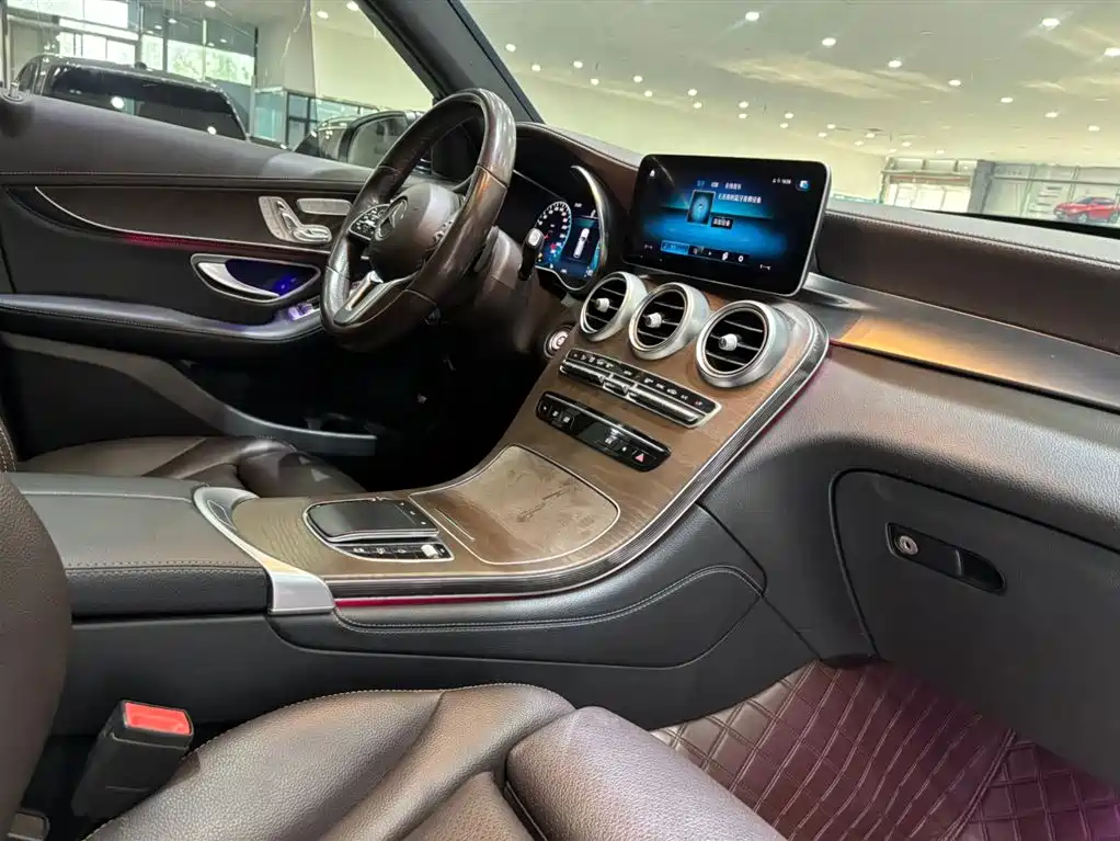 Mercedes-Benz GLC 2020 GLC 300 L 4MATIC Dynamic фото 3