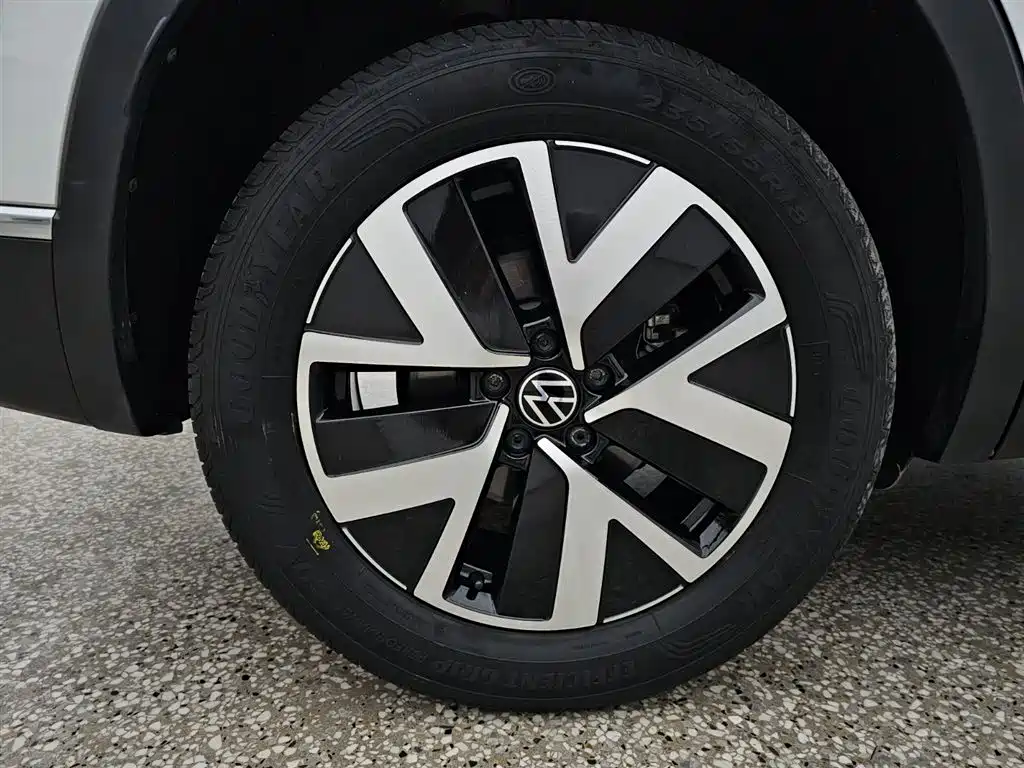Volkswagen Tayron 2023 300TSI 2WD Luxury Plus Advanced Edition фото 15