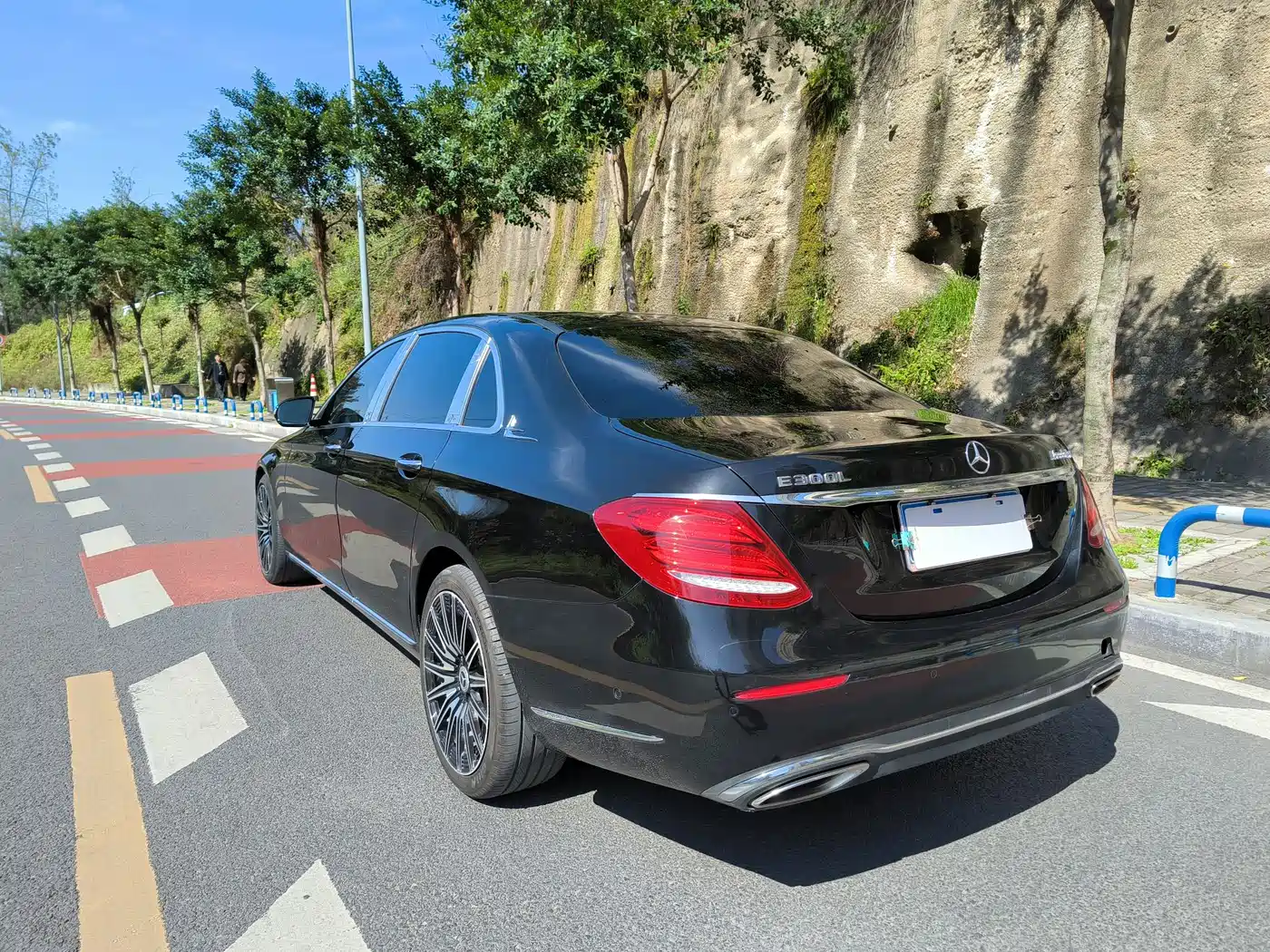 Mercedes-Benz E-Class 2018 E 300 L Luxury фото 15