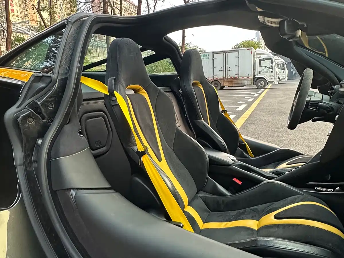 McLaren 720S 2019 4.0T Coupe фото 12