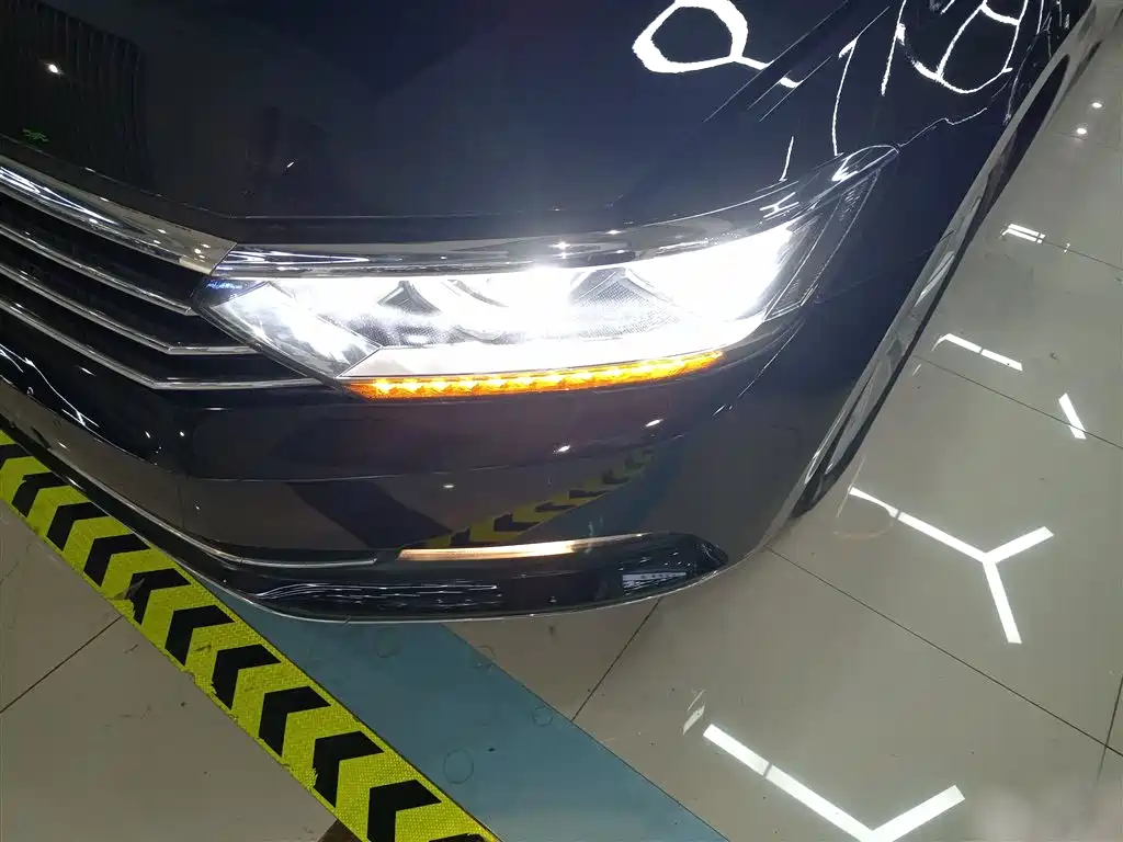 Volkswagen Magotan 2018 330TSI DSG Luxury фото 15