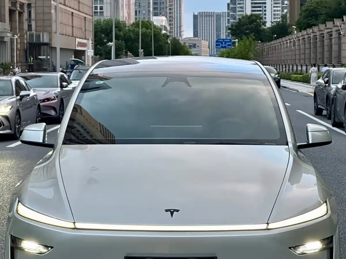 Tesla Model Y L 2026 2025 Facelift Long Range AWD