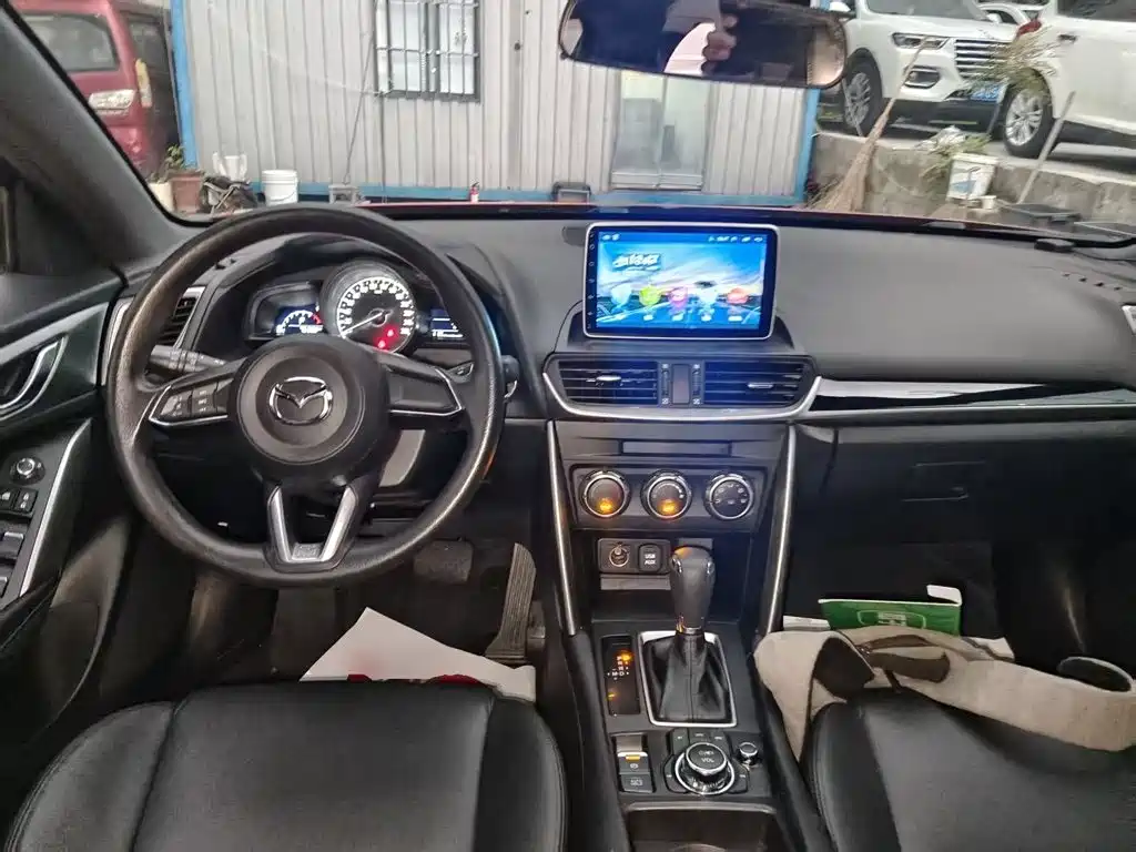 Фото 10 - Mazda CX-4
