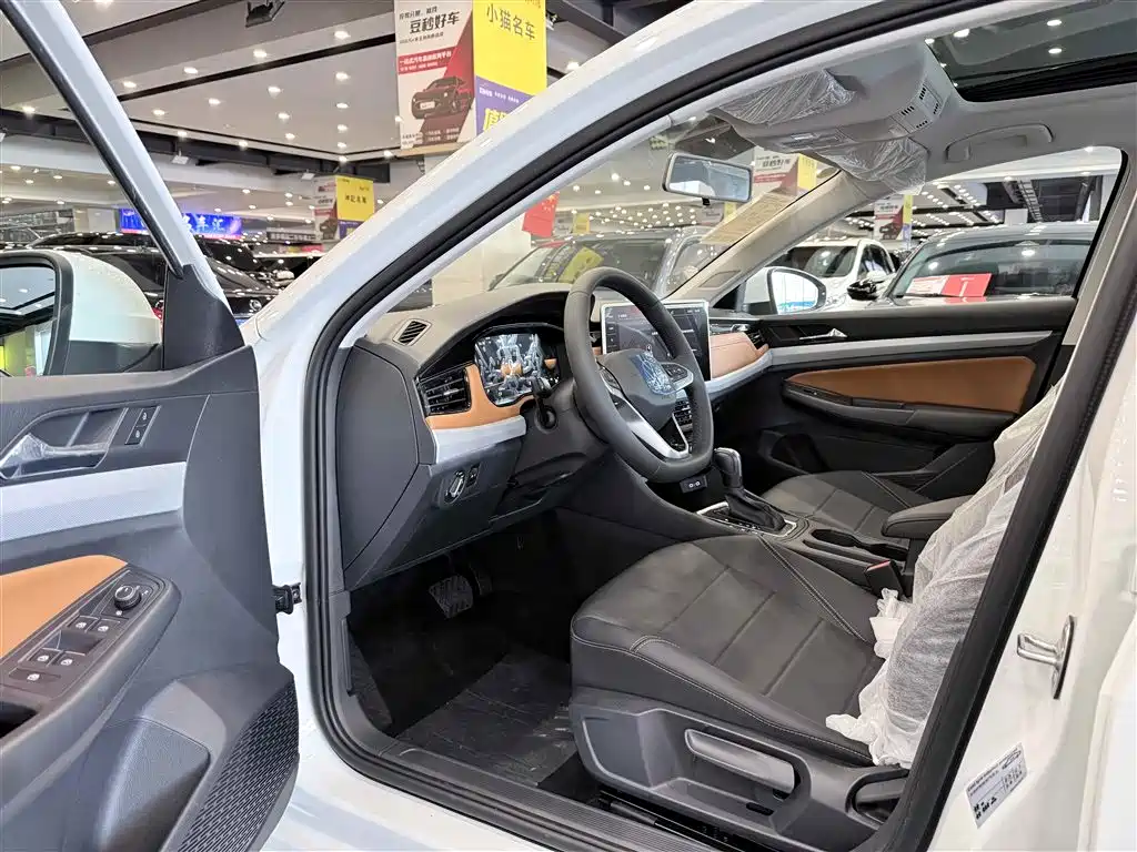 VOLKSWAGEN BORA