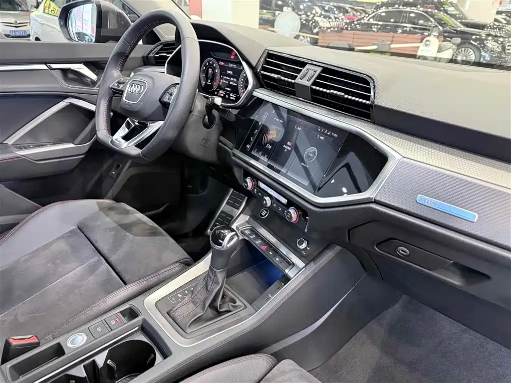 Audi Q3 2022 Model 40 TFSI RS Kit Speed Edition фото 17