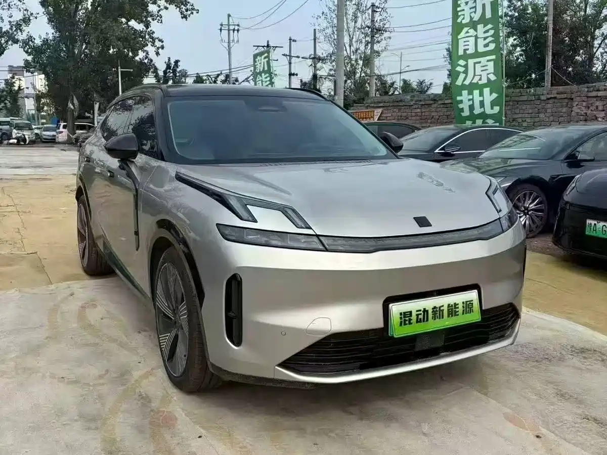 2025 Lynk & Co 08 EM-P