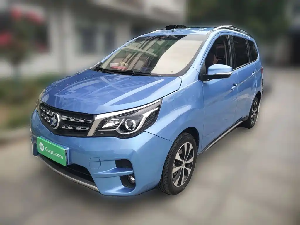 Venucia M50V 2017 2017 1.6L XL CVT Luxury