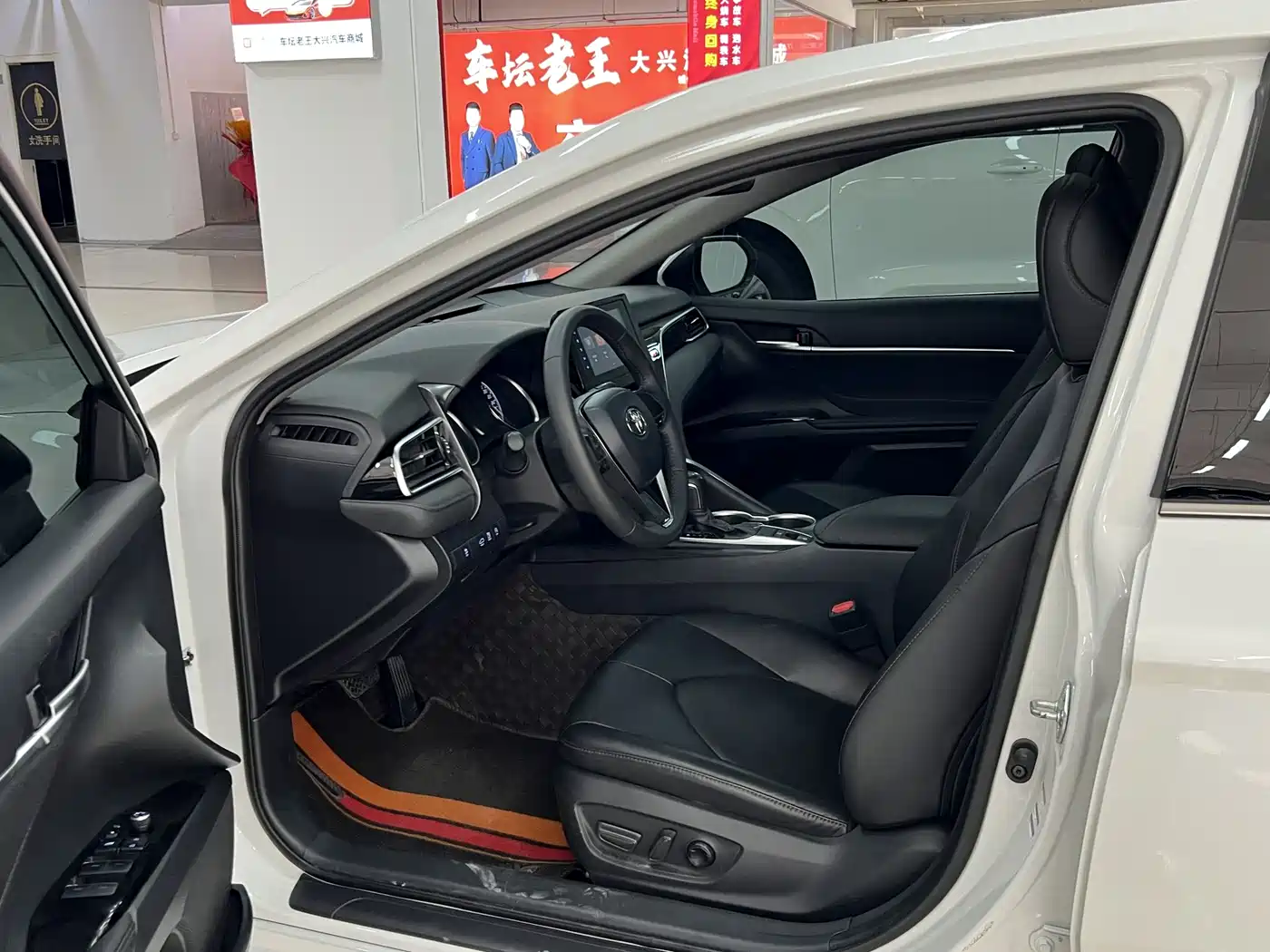Toyota Camry 2023 2.0GVP Leading Edition фото 4