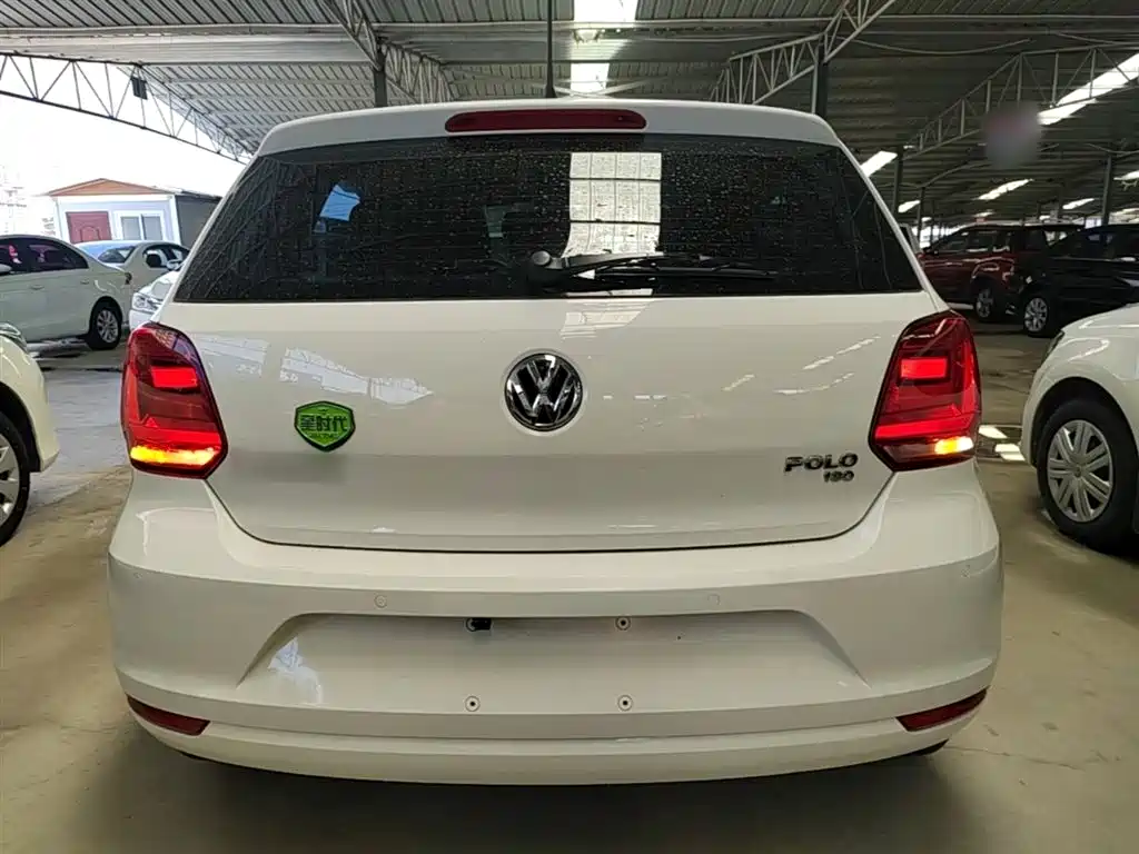 Volkswagen Polo 2016 1.6L Automatic Comfort фото 6