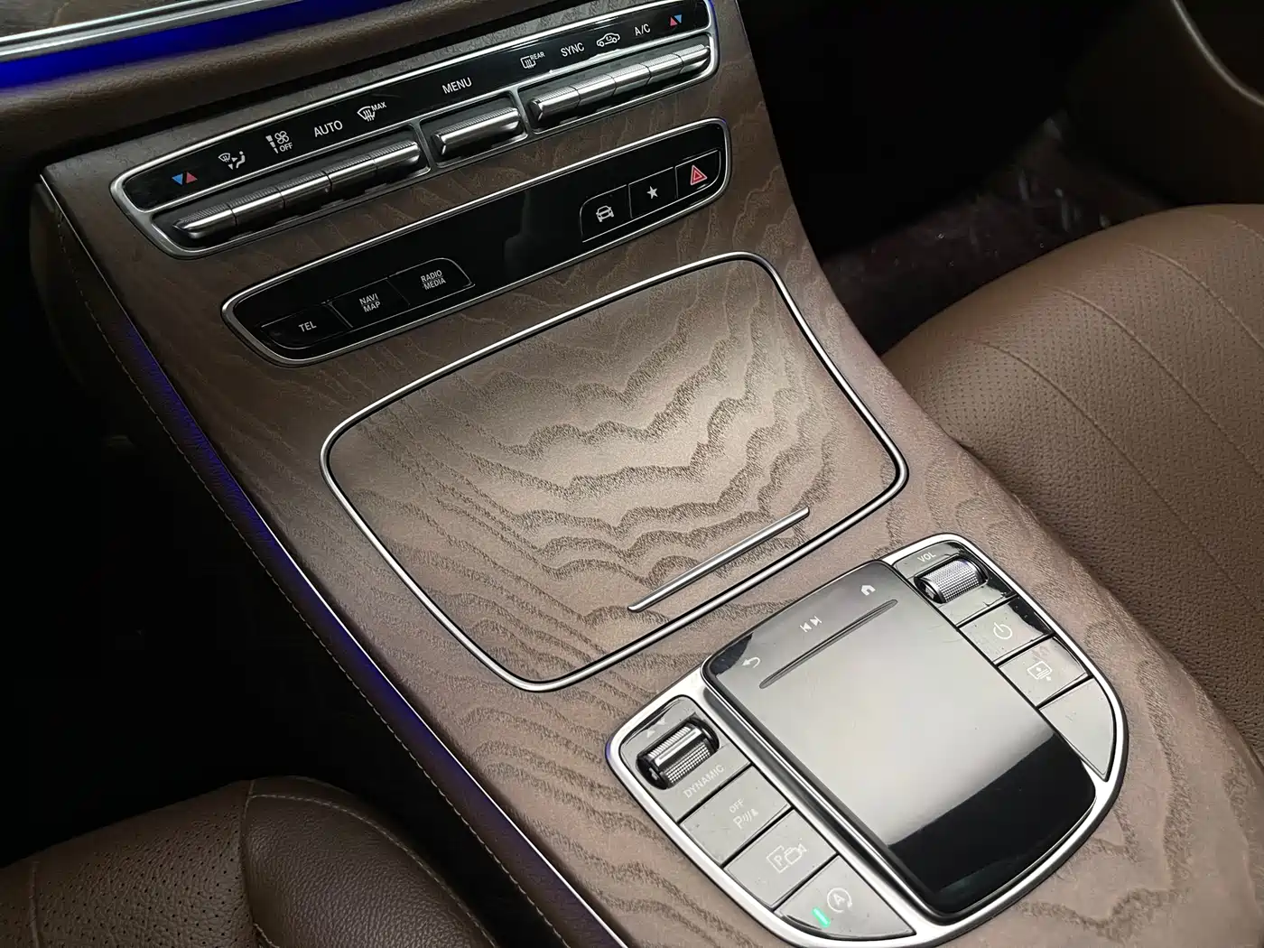 Mercedes-Benz E-Class 2021 E 300 L Luxury фото 16