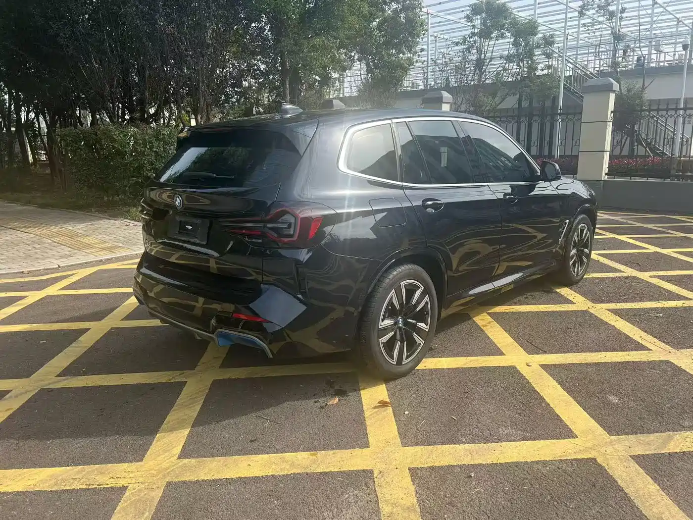 BMW IX3