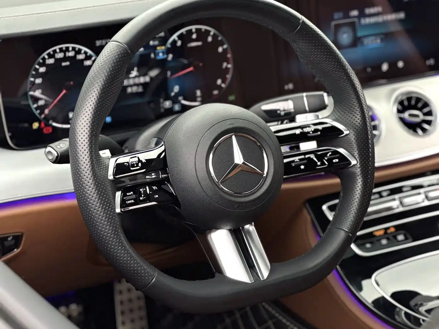 Mercedes-Benz E-Class (Import) 2023 E 260 Coupe фото 6