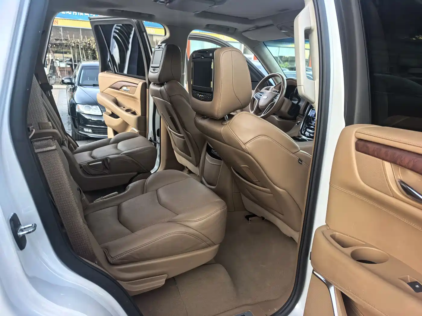 Cadillac Escalade 2017 6.2L ESV Platinum Extended фото 8