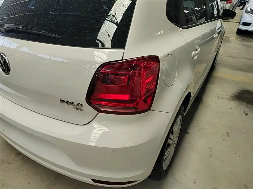 Volkswagen Polo 2016 1.6L Automatic Comfort фото 8