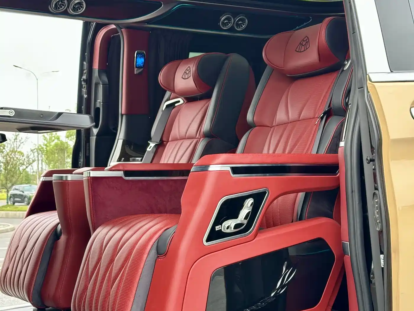 Mercedes-Benz Vito 2023 2.0T Business 7-Seater фото 10
