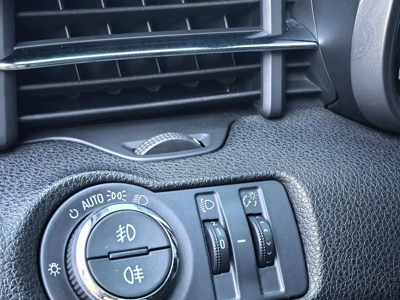 Chevrolet Malibu 2014 2.4L Automatic Luxury фото 12