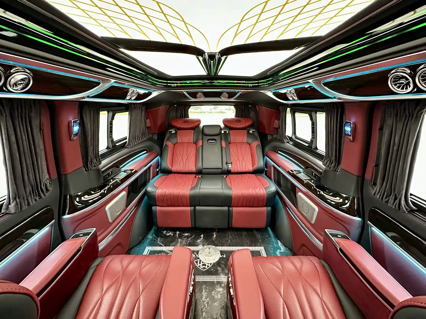 Mercedes-Benz Vito 2023 2.0T Business 7-Seater фото 18