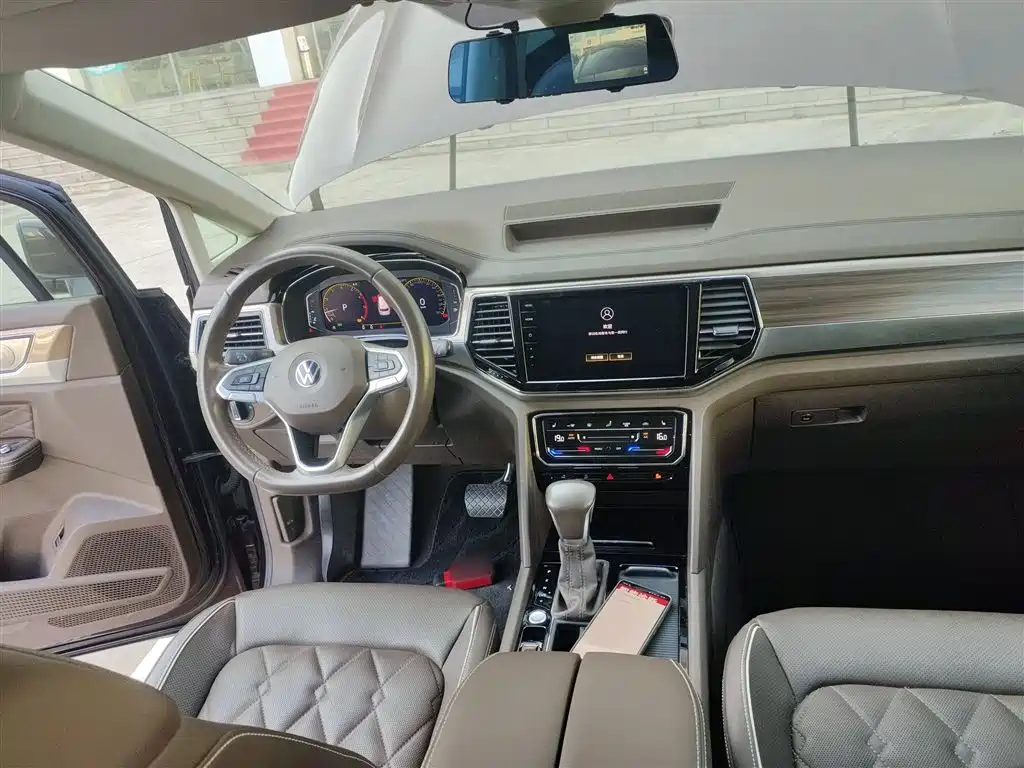 Volkswagen Viloran 2020 380TSI Premium фото 12