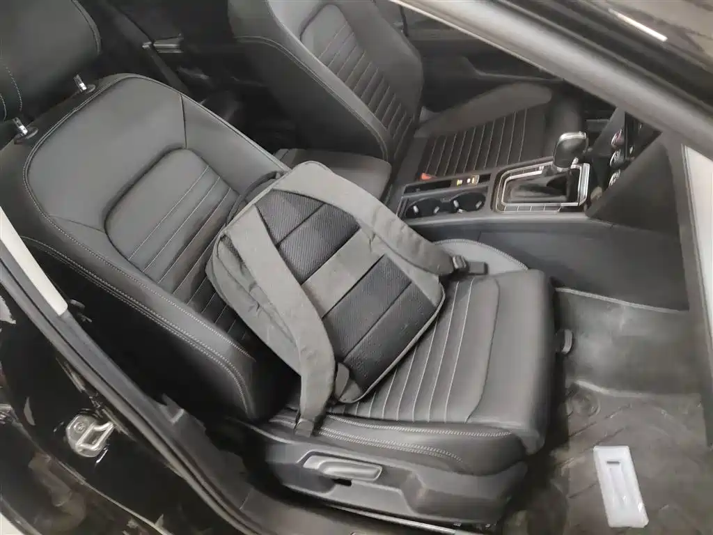 Volkswagen Magotan 2025 Popular Edition 280TSI DSG Comfort фото 17